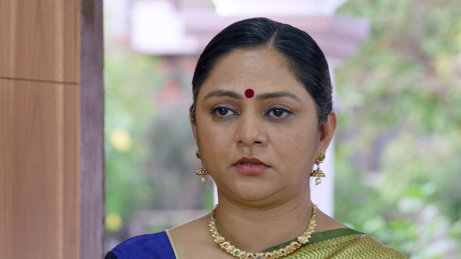 Watch Rashi Rikshawwali Season 1 Episode 991 : Suvarna Brings Kalyani ...