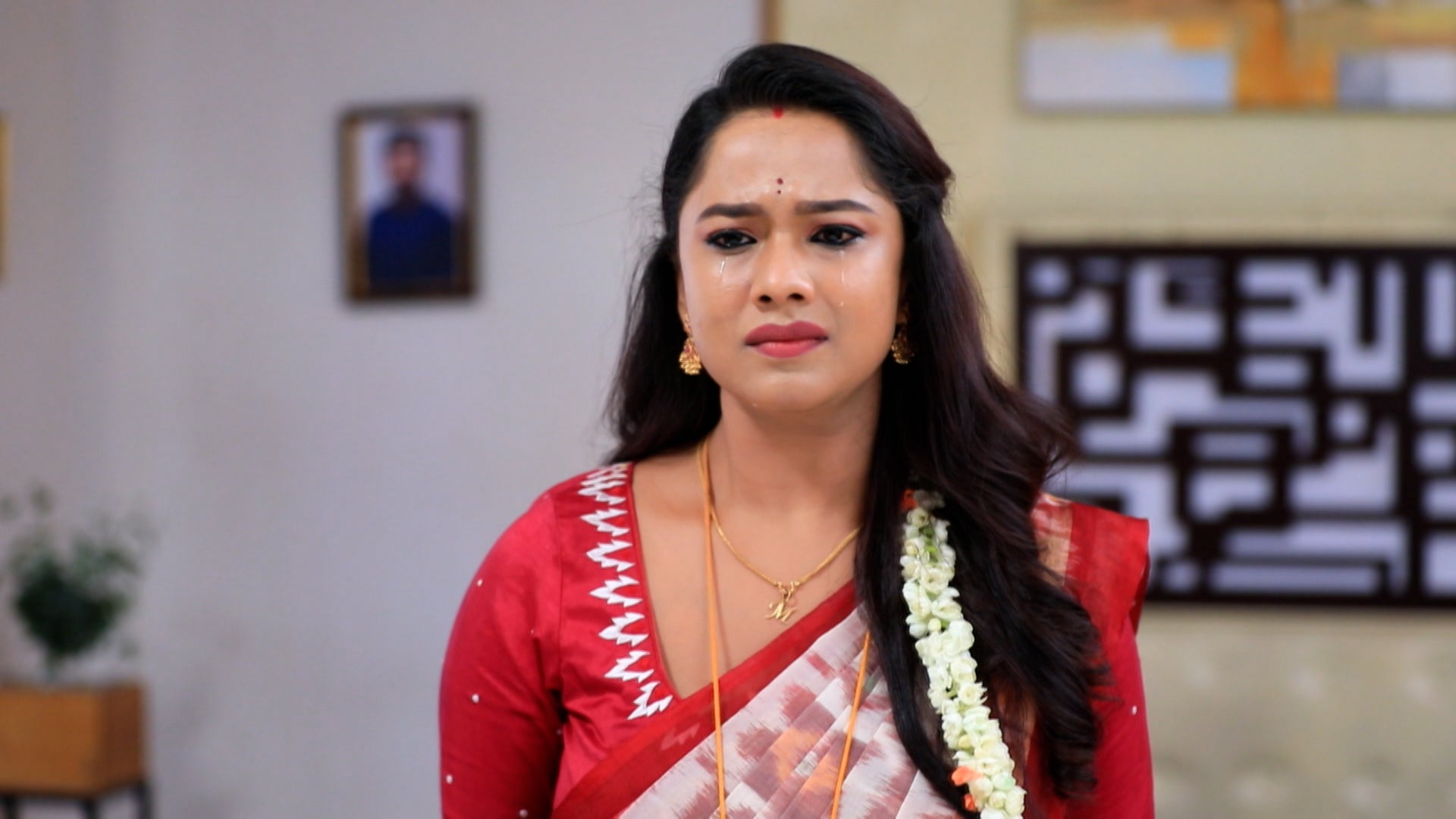 Watch Ganda Hendthi Season 1 Episode 140 : Swathi's Marriage Truth ...