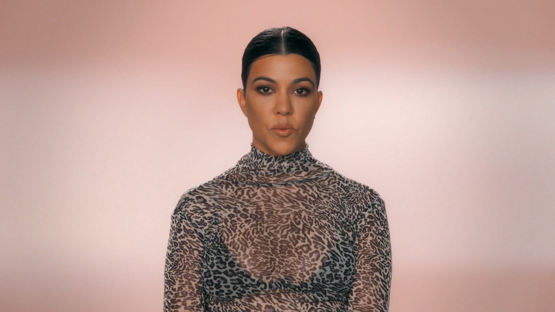 Watch Keeping Up With The Kardashians Season 16 Episode 12 : Aftershock - Watch Keeping Up With The Kardashians Season 16