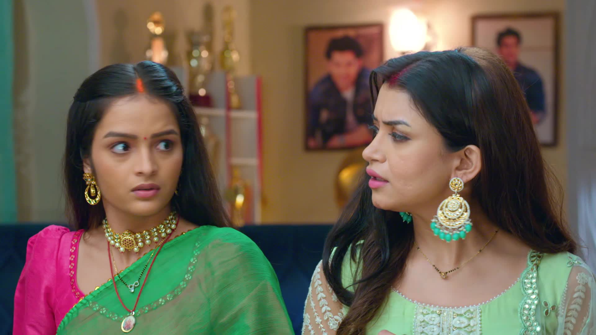 Watch Suhaagan Season 1 Episode 221 : Payal Threatens Bindiya! - Watch ...