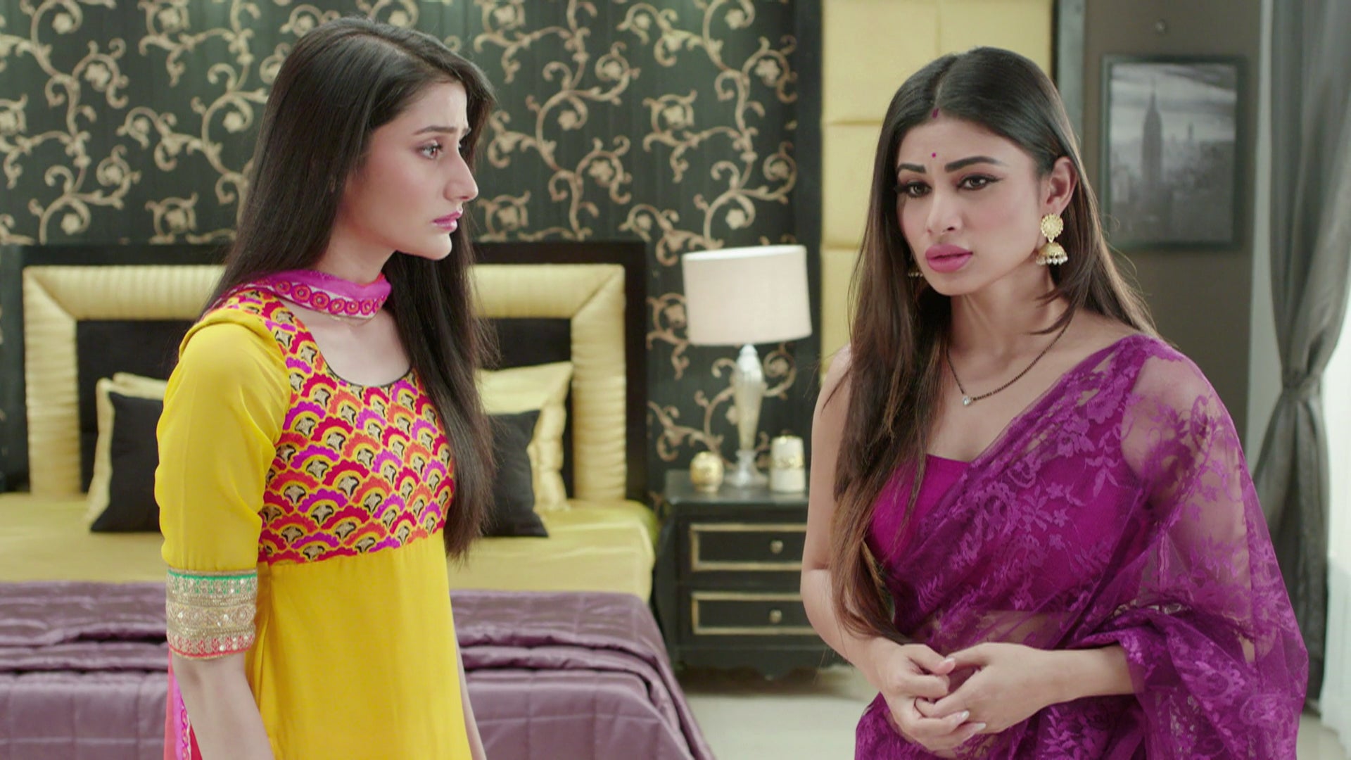 Watch Naagin Season 2 Episode 36 : Shivangi Warns Gautami - Watch Full ...