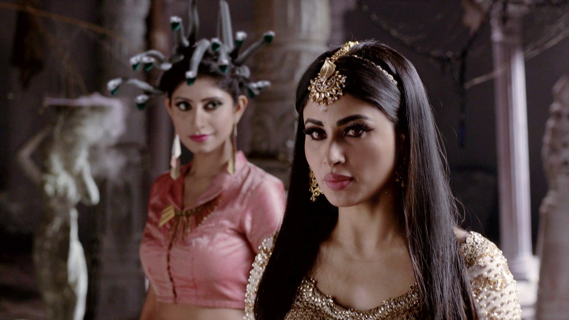 Watch Naagin Season 2 Episode 54 Shivangi Confronts Takshika Watch