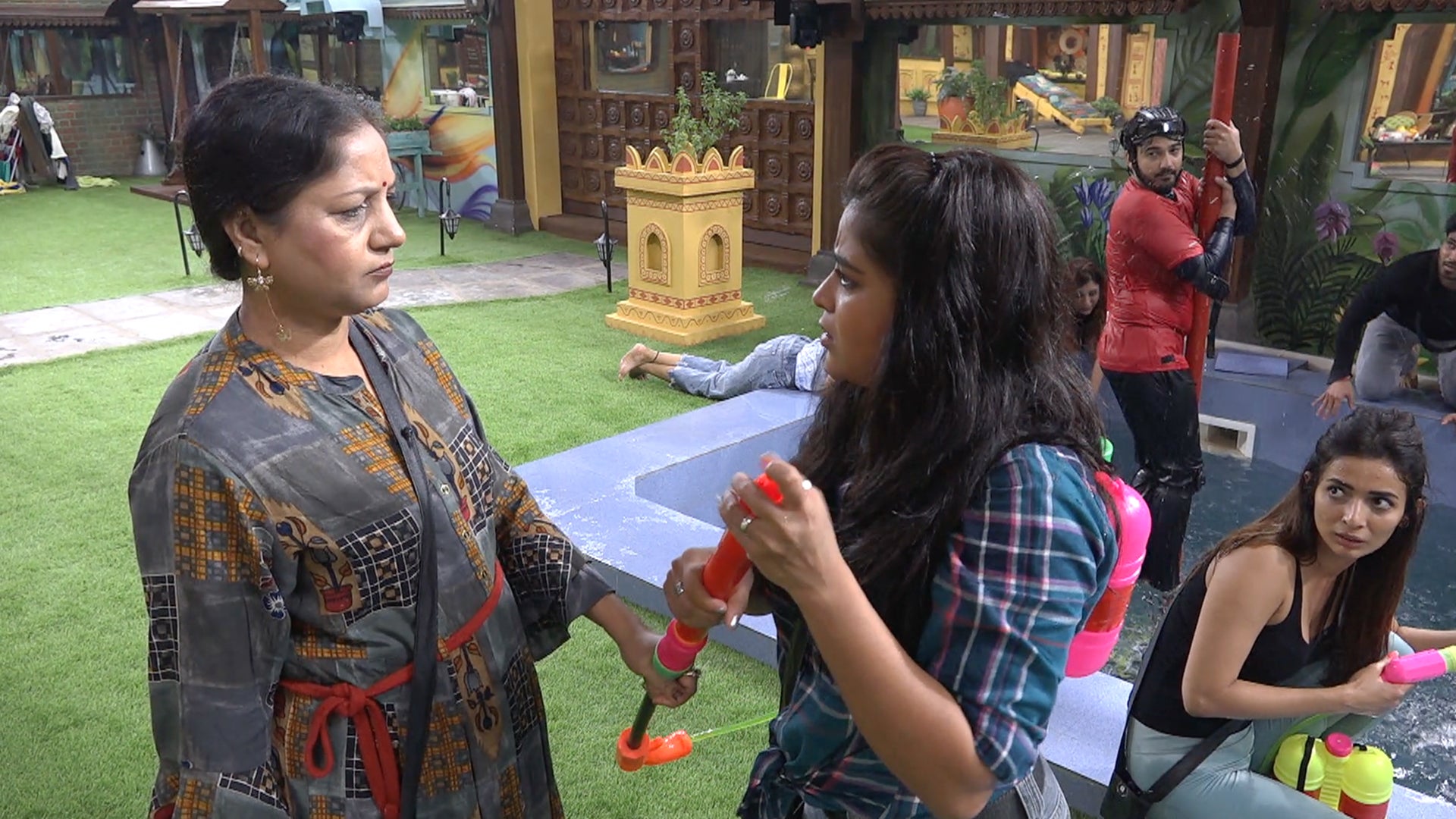 Watch Bigg Boss Marathi Season 2 Episode 37 : 'Not On My Watch ...