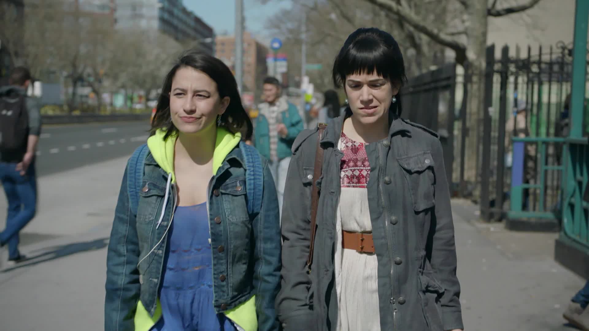 Watch Broad City Season 4 Episode 1 : Sliding Doors - Watch Full ...