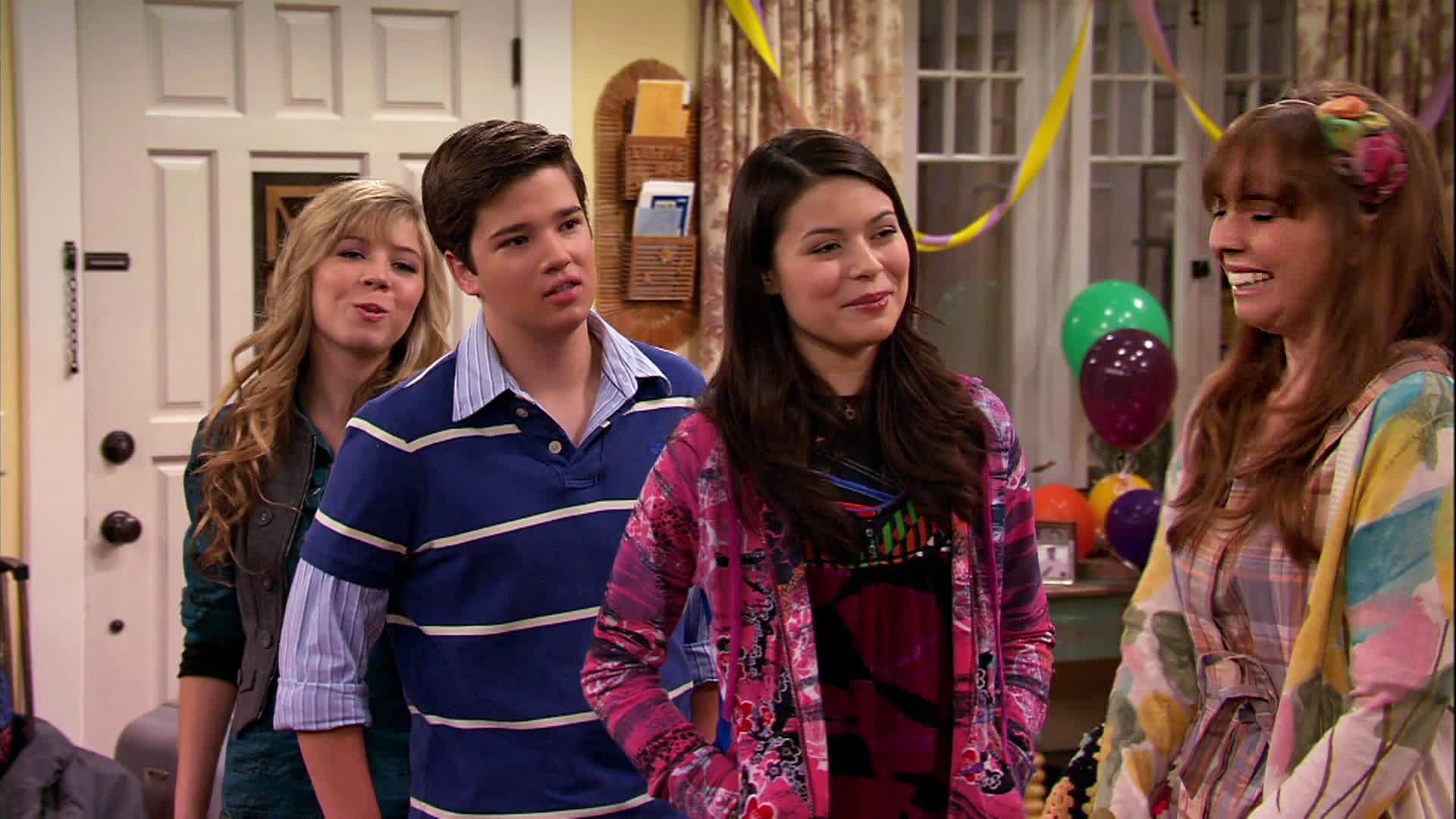 Watch ICarly Season 2 Episode 43 : ICarly's Surprise Visit - Watch Full ...