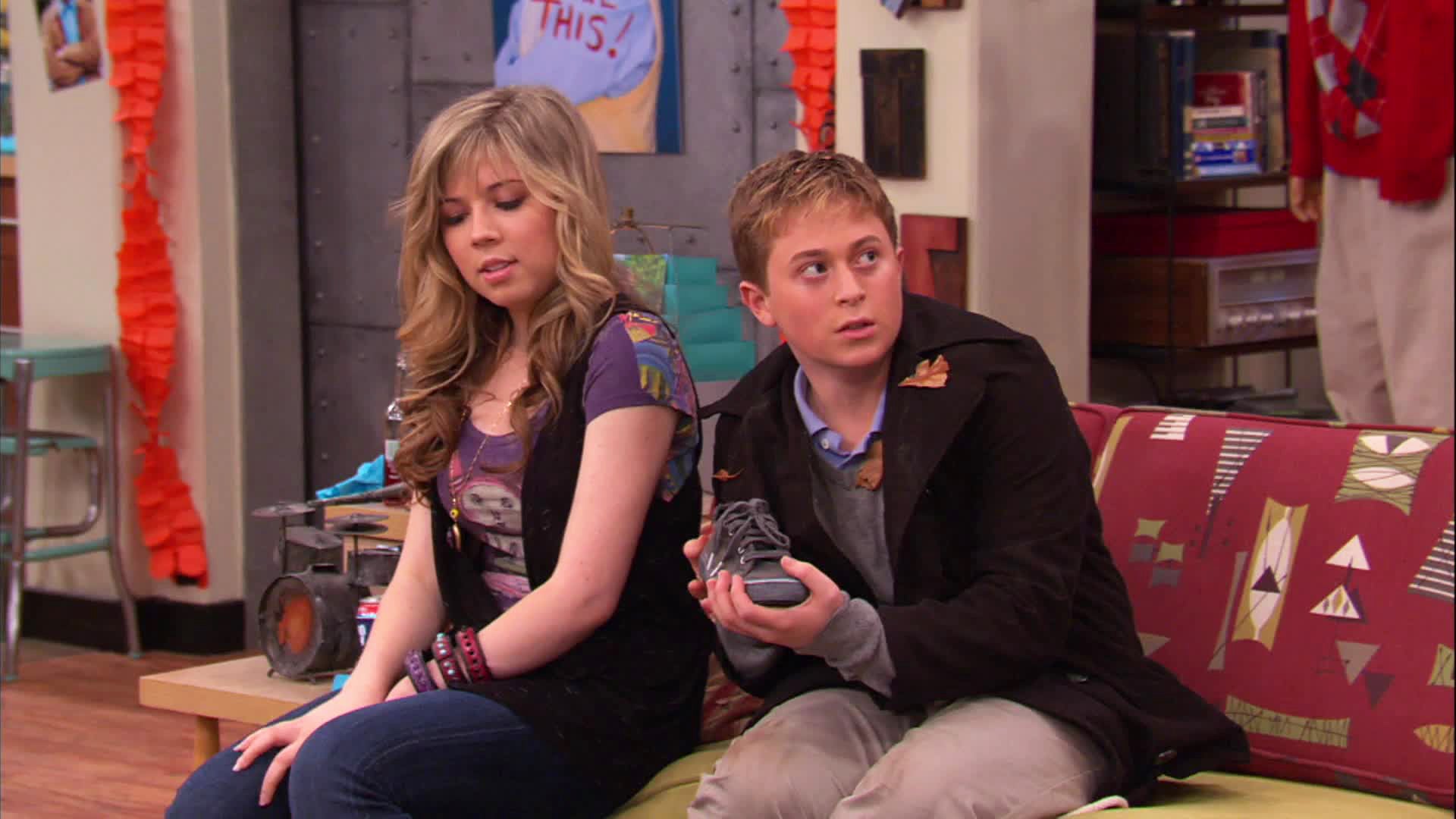 Watch ICarly Season 3 Episode 6 : ICarly Teaches A Lesson - Watch Full - Where Can You Watch Season 3 Of Icarly