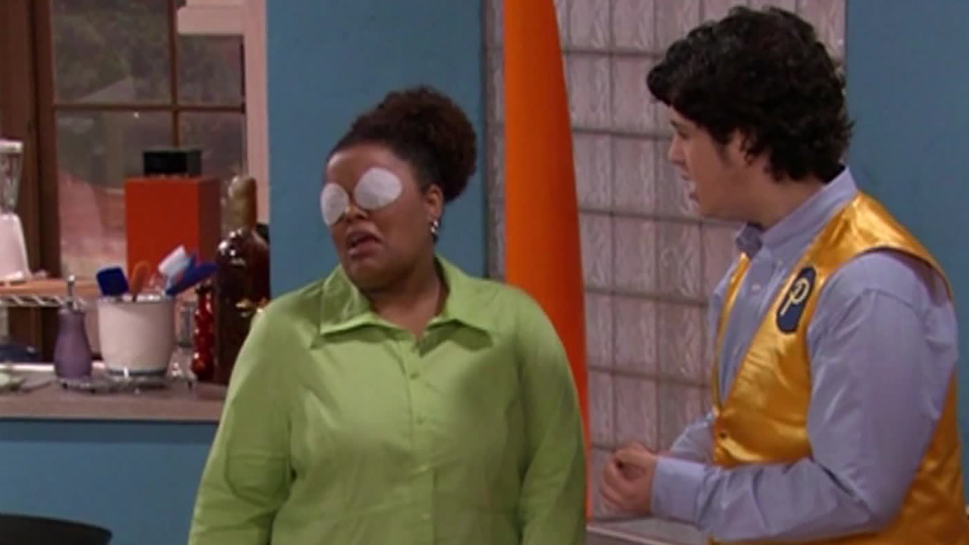 Watch Drake & Josh Season 3 Episode 6 : Helen's Eye Surgery - Watch ...