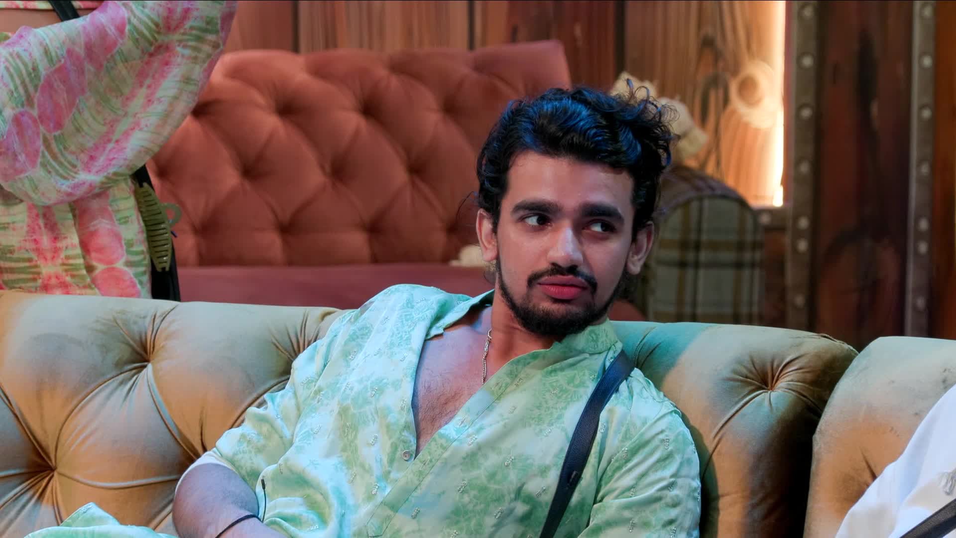 Watch Vishal Shares House Experience Video Online(HD) On JioCinema