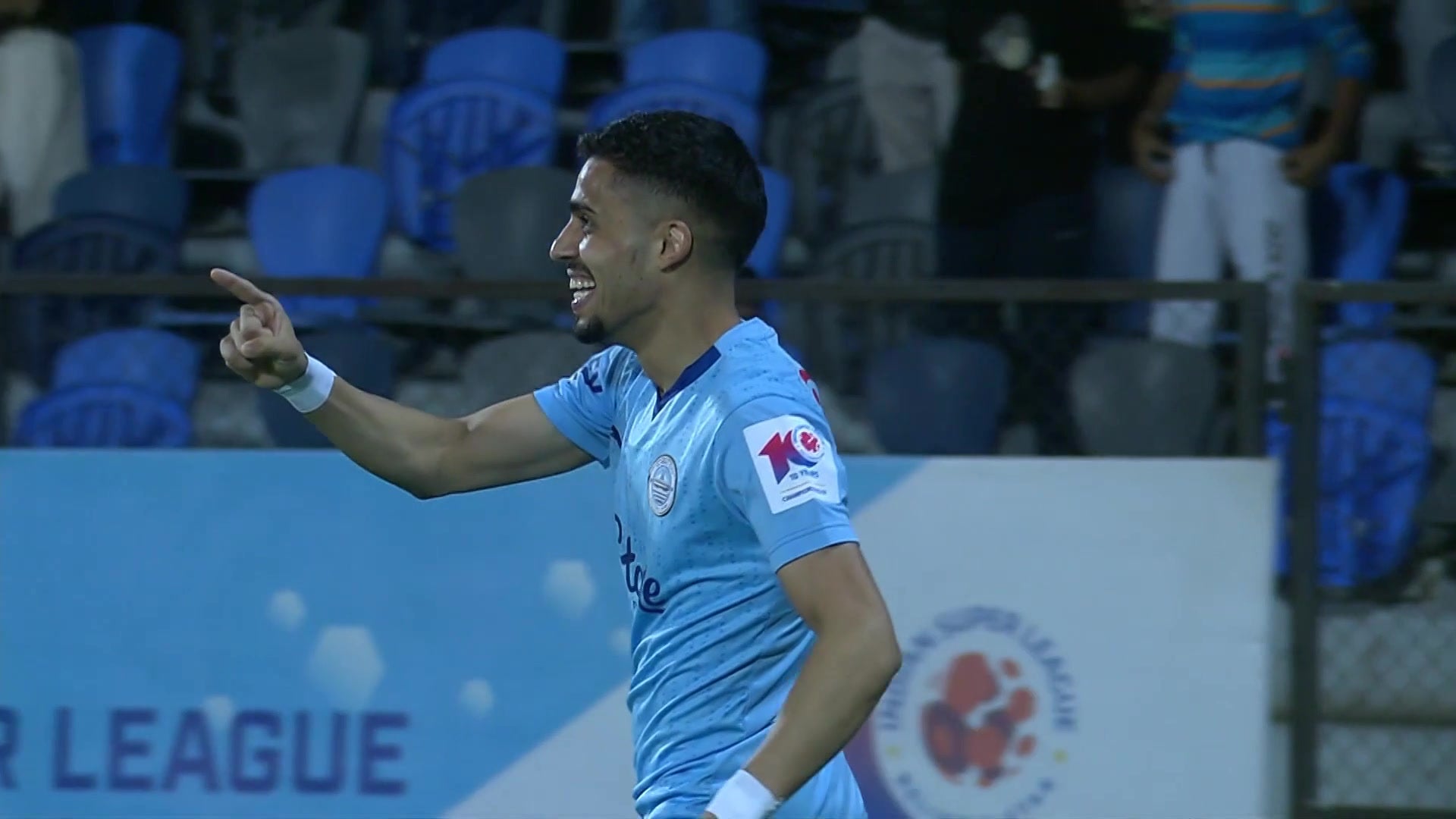 Watch 10 Min: Goal! Video Online(HD) On JioCinema
