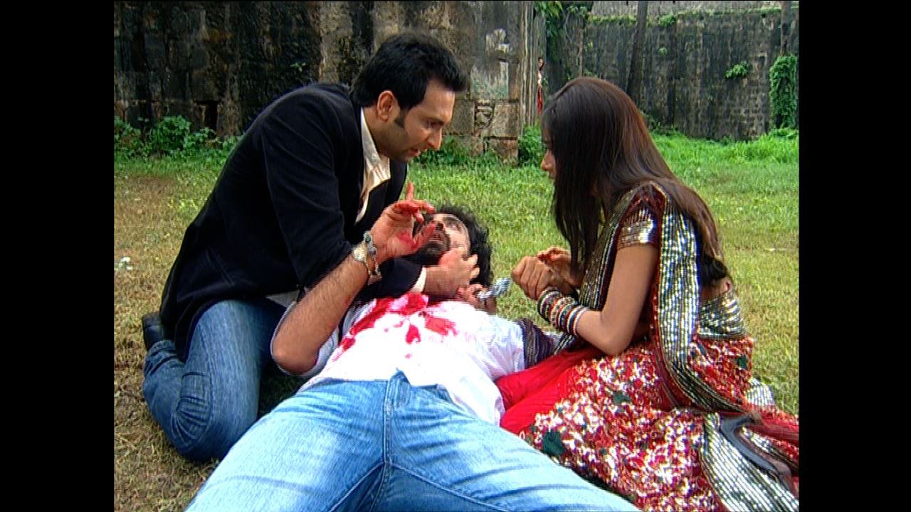 Watch Uttaran Season 1 Episode 386 Telecasted On 16 07 2010 Online Uttaran is a story of two friends hailing from drastically different backgrounds. vansh dies in ichha s arms