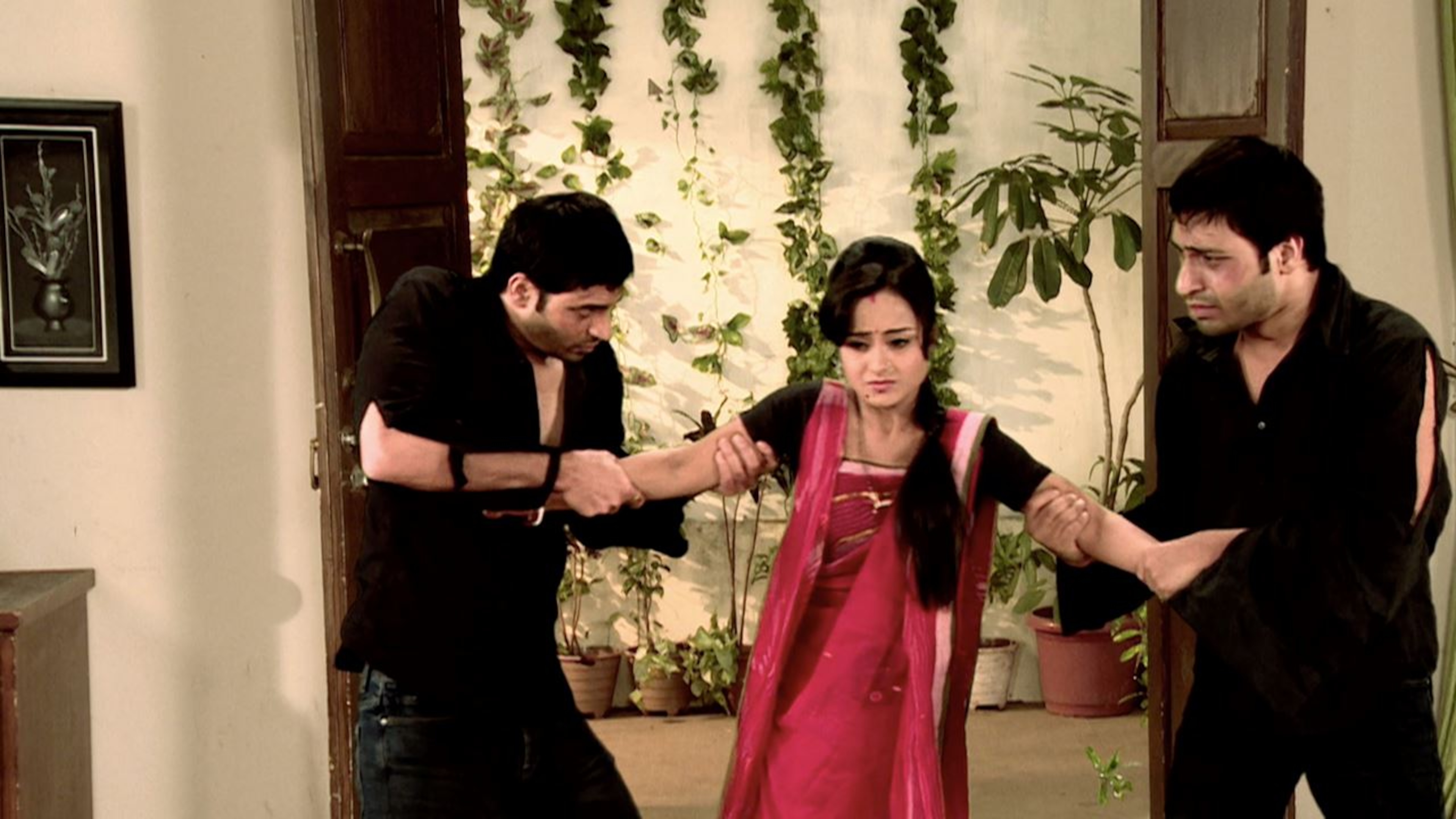 Watch Shastri Sisters Season 1 Episode 329 Telecasted On 08 08 2015 Online The episode starts with rajat running after sameer. who is the real rajat