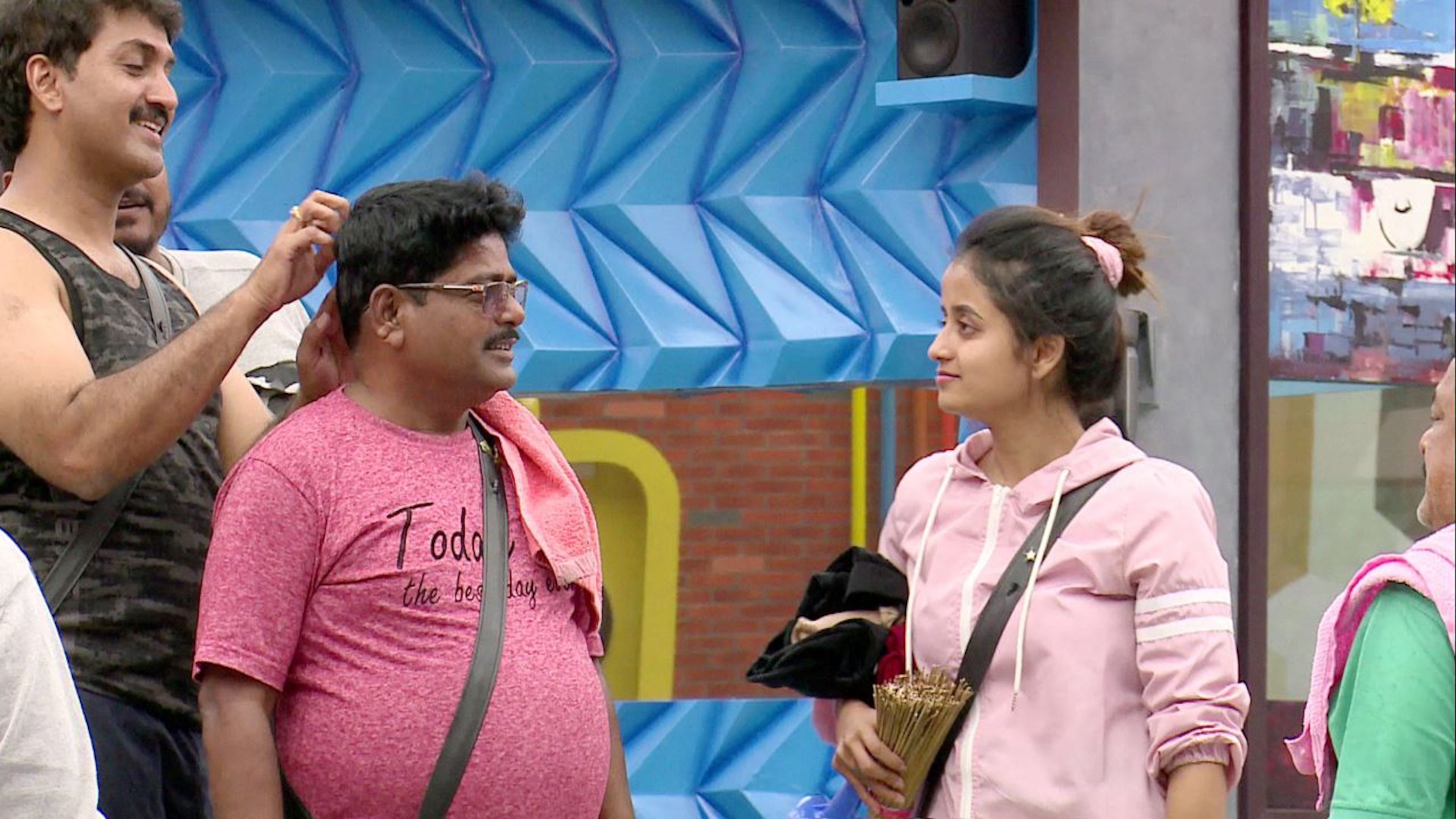 Https Www Voot Com Clip Bigg Boss Kannada S07 Season 07 Episode 859460 Https V3img Voot Com Resizehigh W 3840 H 2160 Kimg Kimg A2435390a0e448c9ae7026beaf9446dd 1280x720 Jpg Cdata Bhoomi Give Us Equal Opportunity Cdata Pankaj udas, kavitha krishnamurthy & archana udupa. https www voot com clip bigg boss