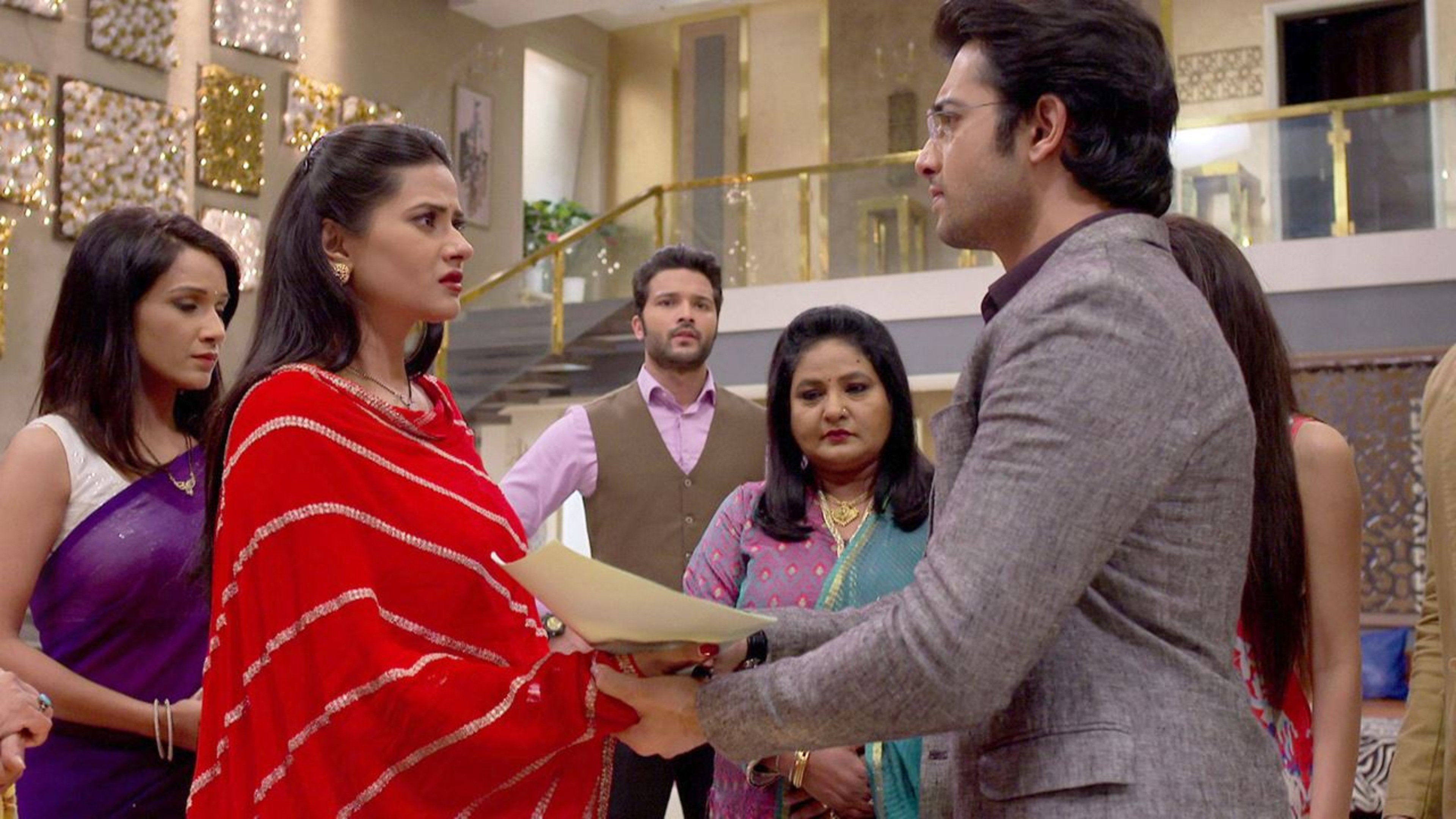 Https Www Voot Com Shows Dashi 1 433260 Dashi Season 01 Episode 121 464274 Https V3img Voot Com Resizehigh W 3840 H 2160 Kimg Kimg 5d596ee1ee084108ad2af3a57265e797 1280x720 Jpg Cdata Mungli Faces Humiliation To Save Suresh The count's lovely yet unfortunate granddaughter, young miss charlotte. https www voot com shows dashi 1