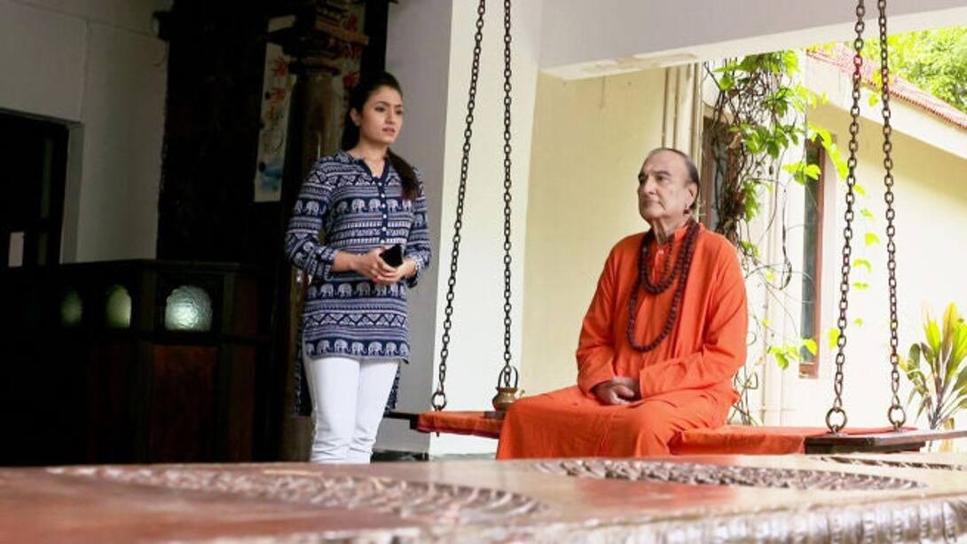 Sannidhi meets Swamiji