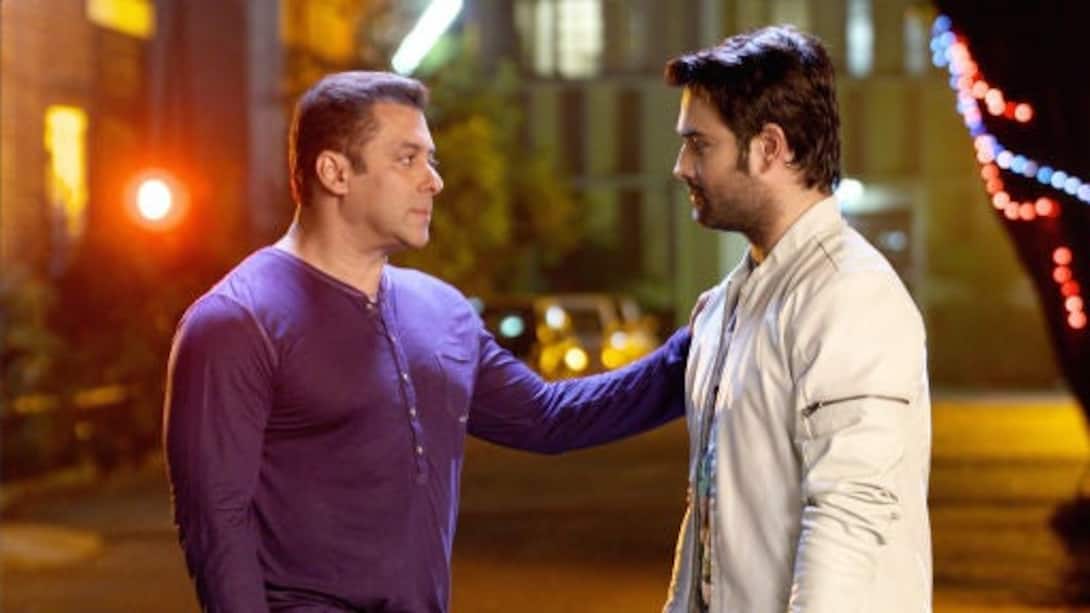 Salman Khan motivates Harman!
