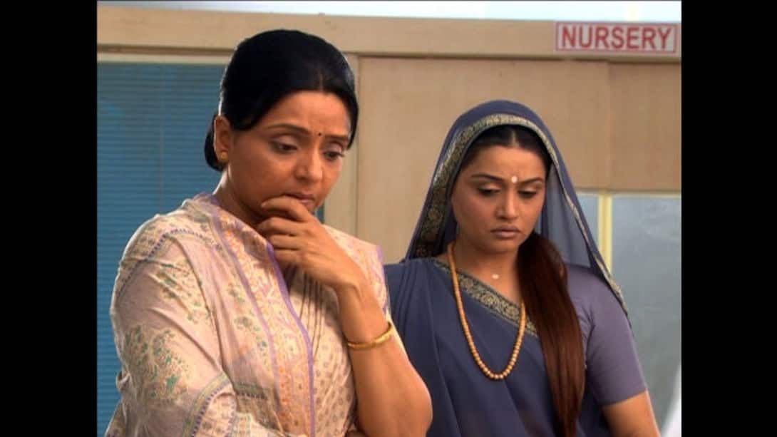 Sumitra kidnaps Ichha's baby