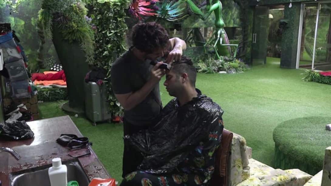 Umar turns hairstylist