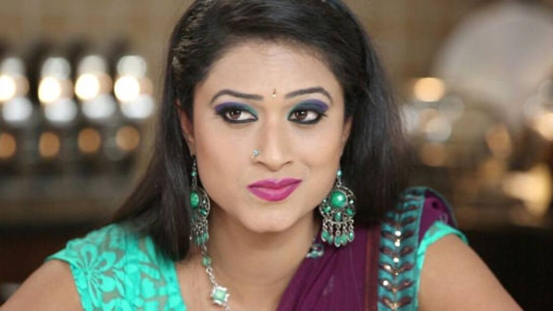 Watch Om Shakthi Om Shanthi Season 1 Episode 136 Bhavani's New