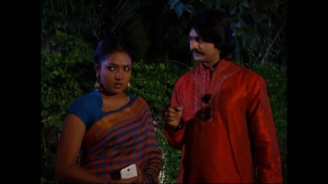Sanjay returns the bangles to Bhumika