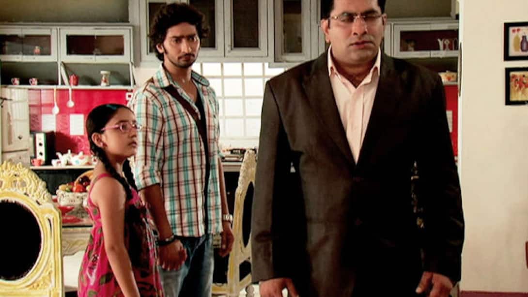 Ramanath refuses to help Mohan and Navika