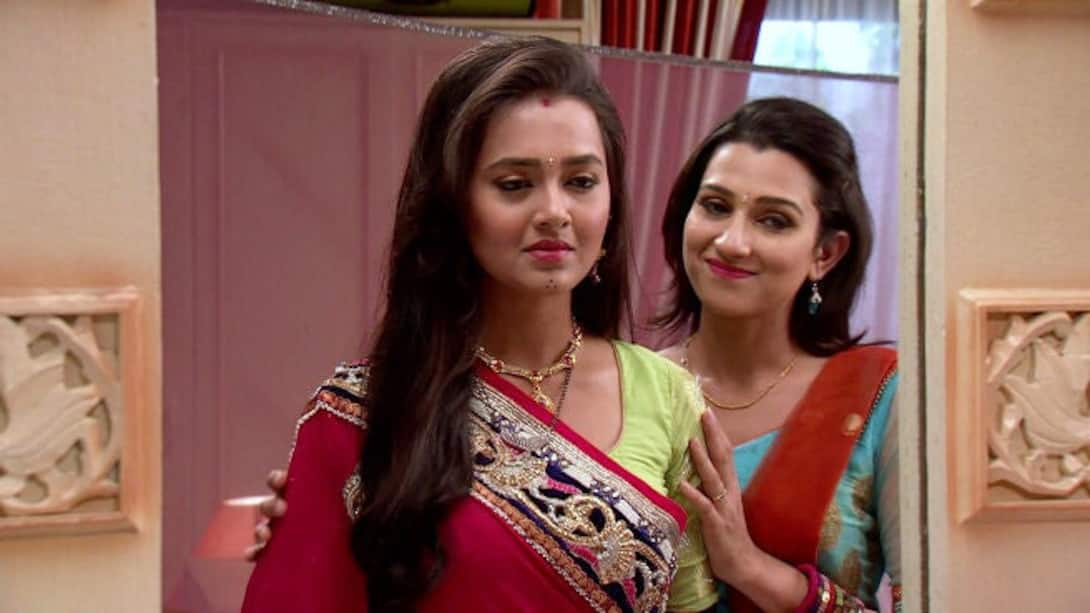 Deepika offers to help Dhara?