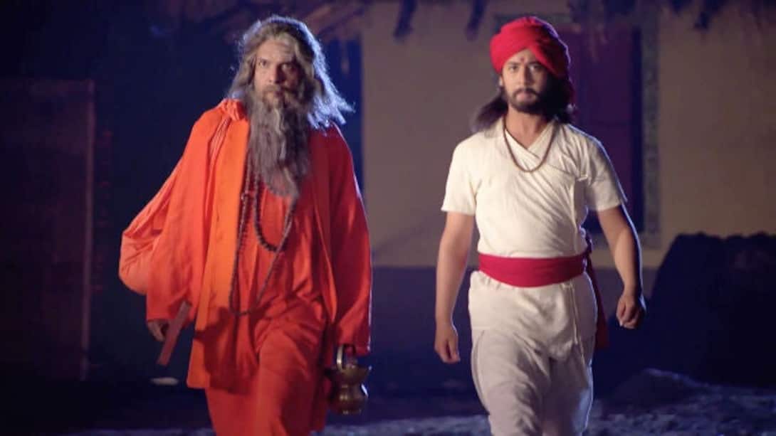 Shivaji and Bhairaji Naik enter the enemy's fort