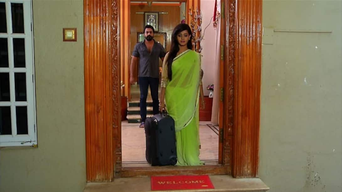 Ashwini leaves JK and his house