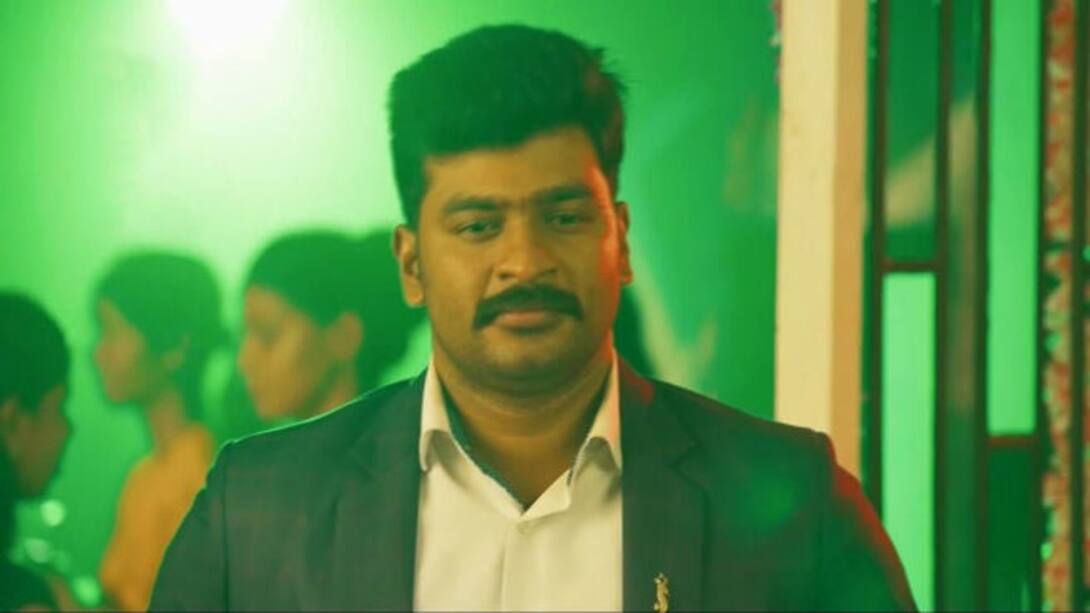 Watch Kumaran Admires Nandhini's Beauty Video Online(HD) On JioCinema