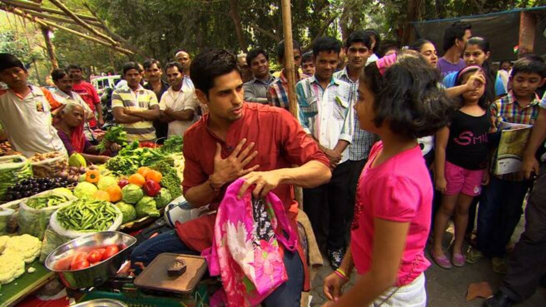 Siddharth Malhotra turns vegetable vendor!