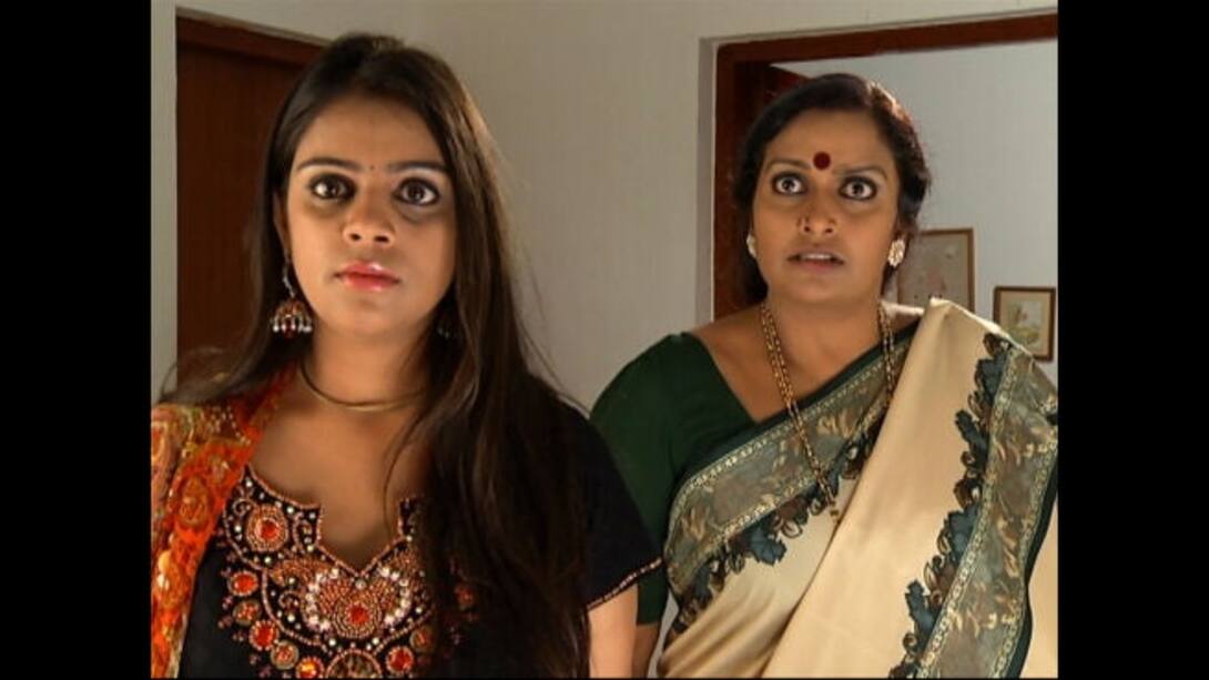 Bhumika threatens Savitri