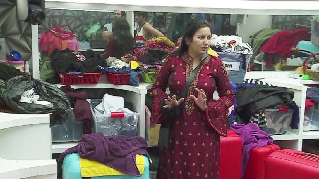 Sonali is furious on Vikas