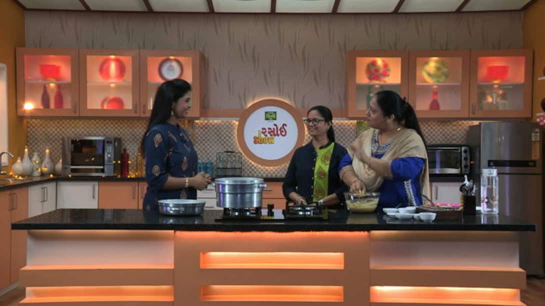 Cooking with friends