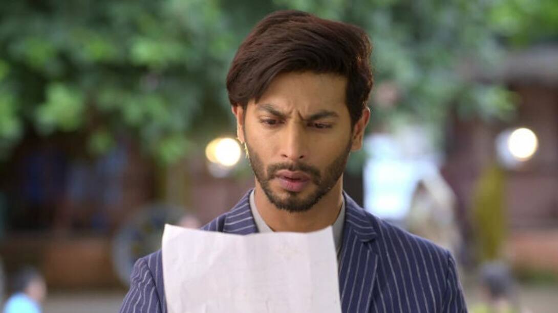 Yohan finds Paro's documents