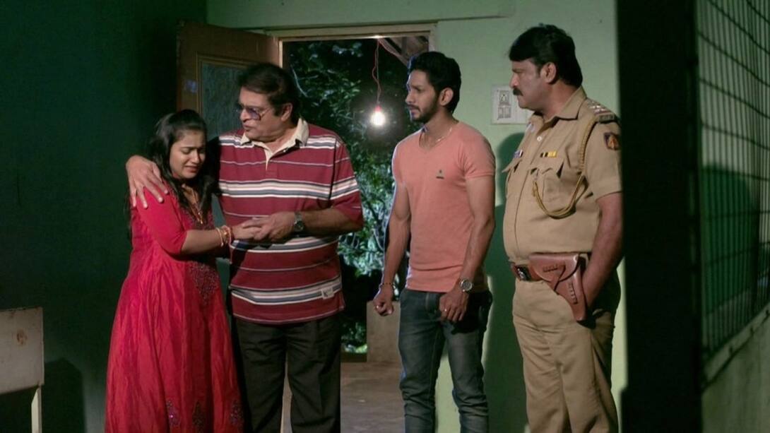 Bharana finds Chaitra in the police station