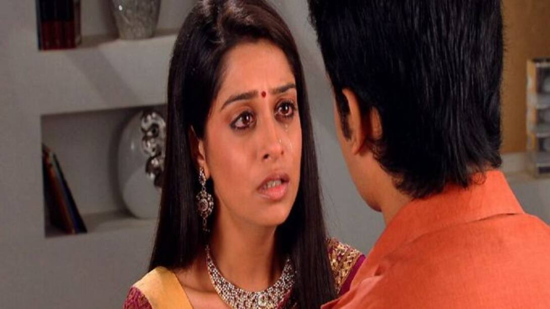Srija stops Prem from getting a divorce