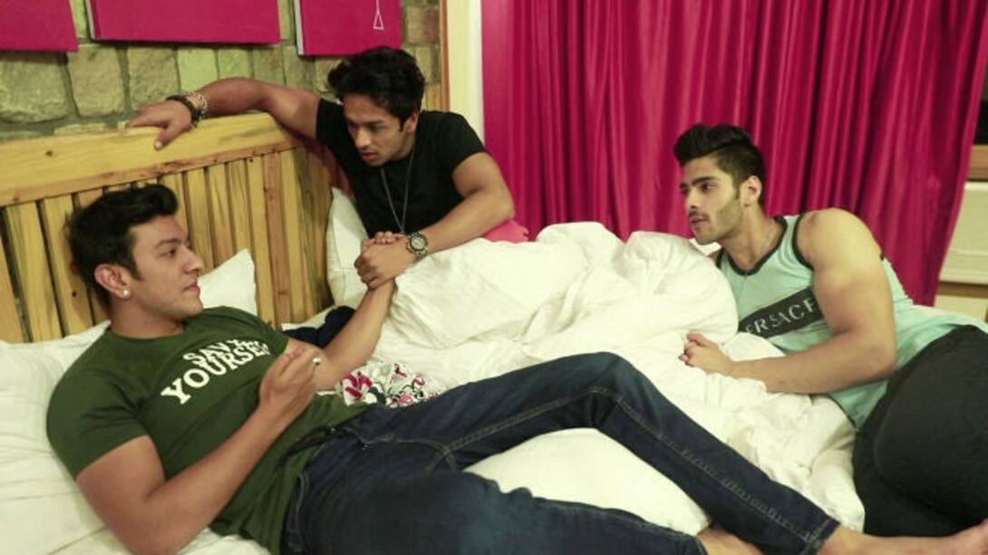 Simba-Fahad: Don't let go of Anushka!
