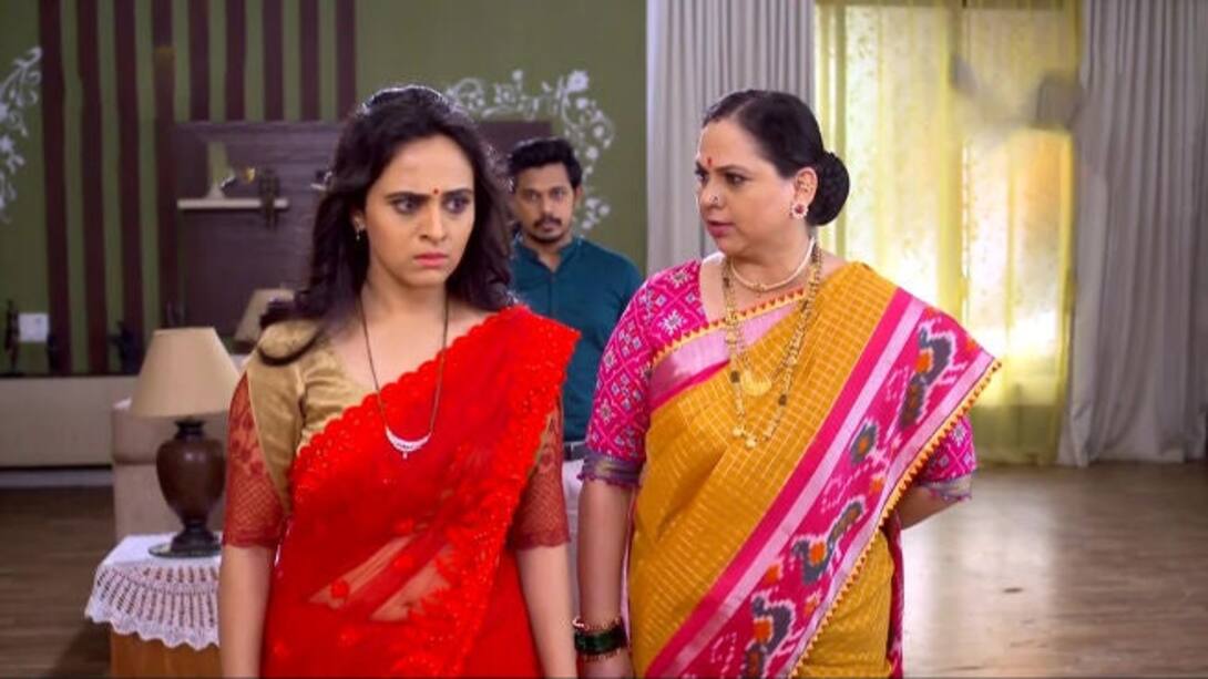 Manorama confronts Aishwarya