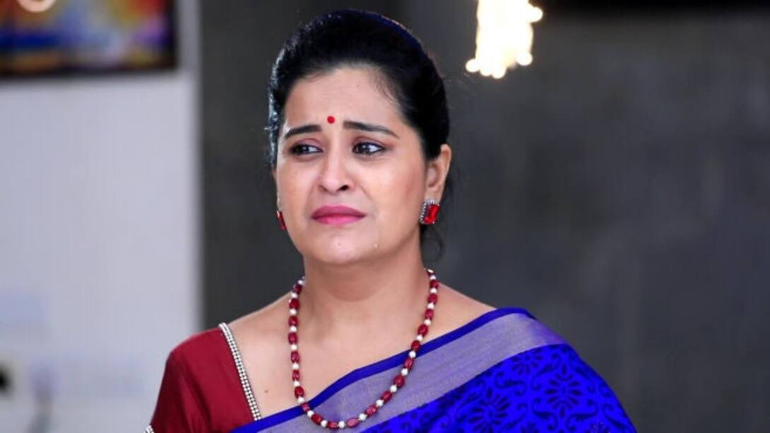 Watch Mithuna Rashi Season 1 Episode 751 : Girija In An Emotional ...