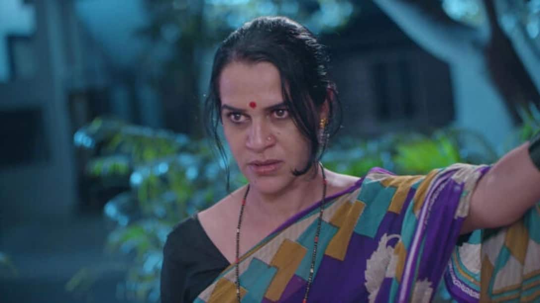 Satyavati reaches Deepika's house
