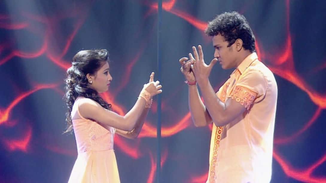Mangesh and Vaishnavi rock the stage