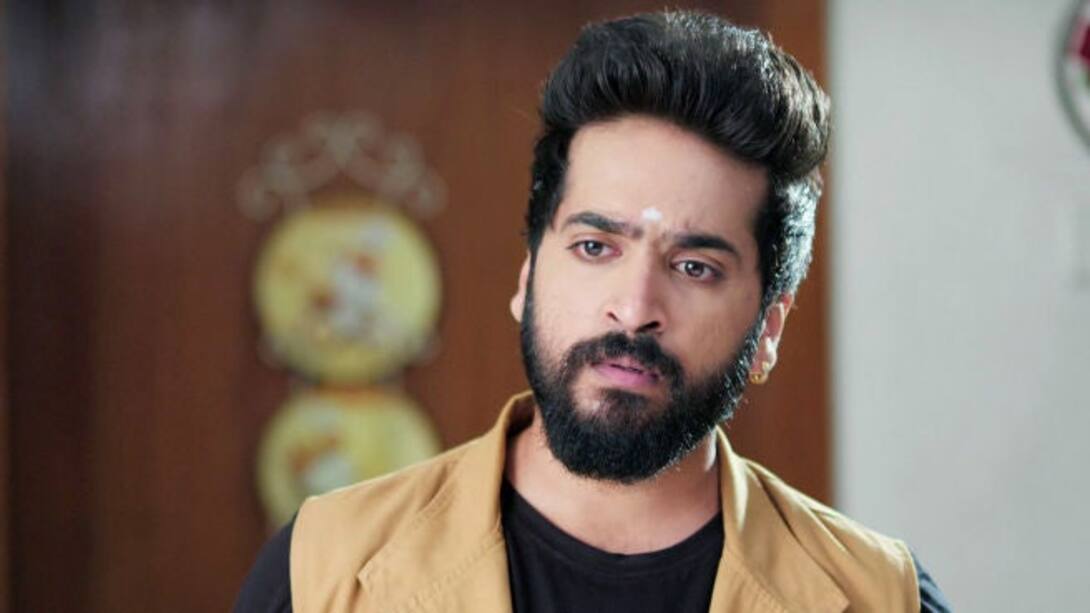 Prithvi learns about Kayal's visit