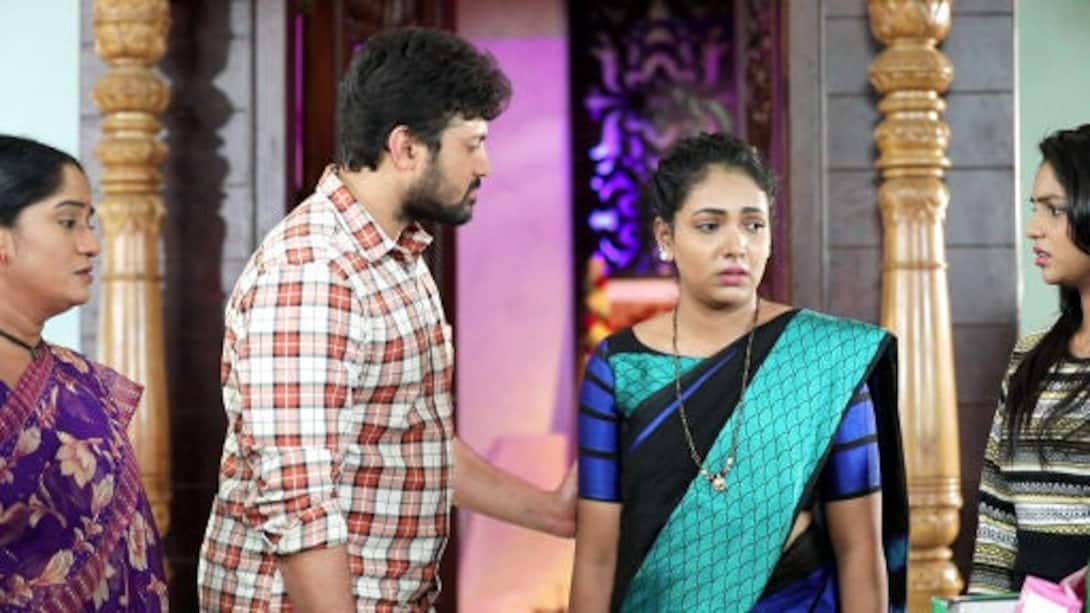 Bhoomika reveals the truth to the family
