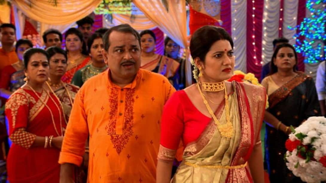 Bariwali asks Mou and her family to leave