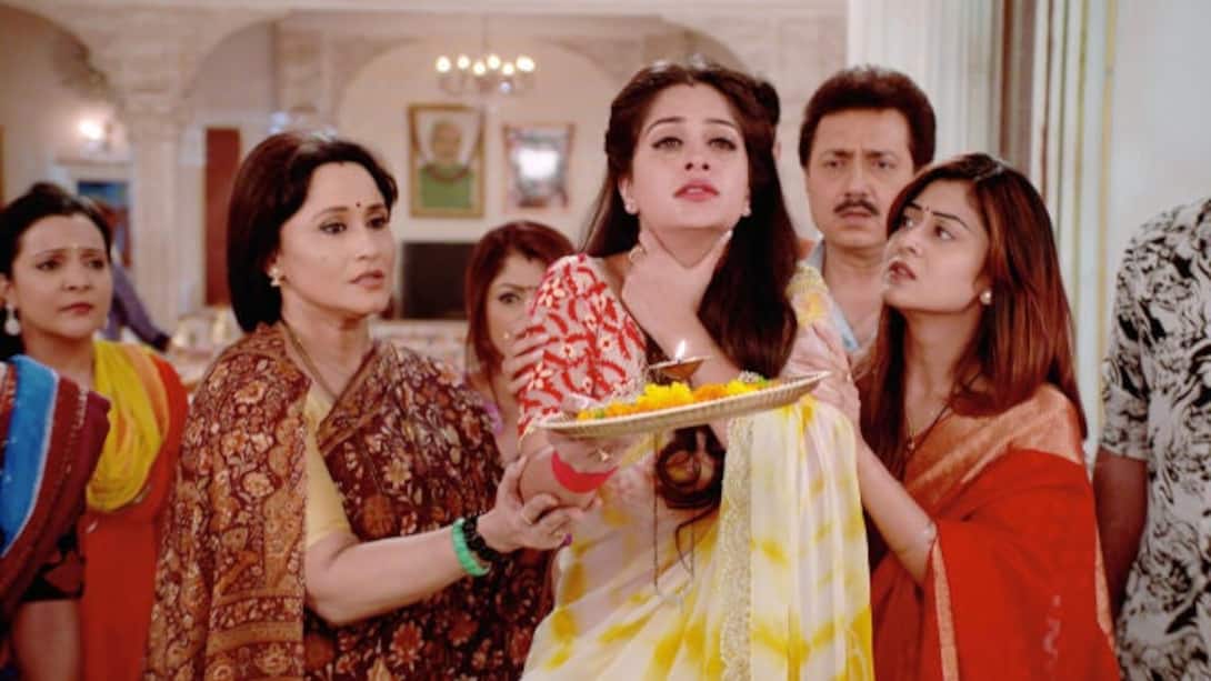 Simar drinks poison to prove her innocence