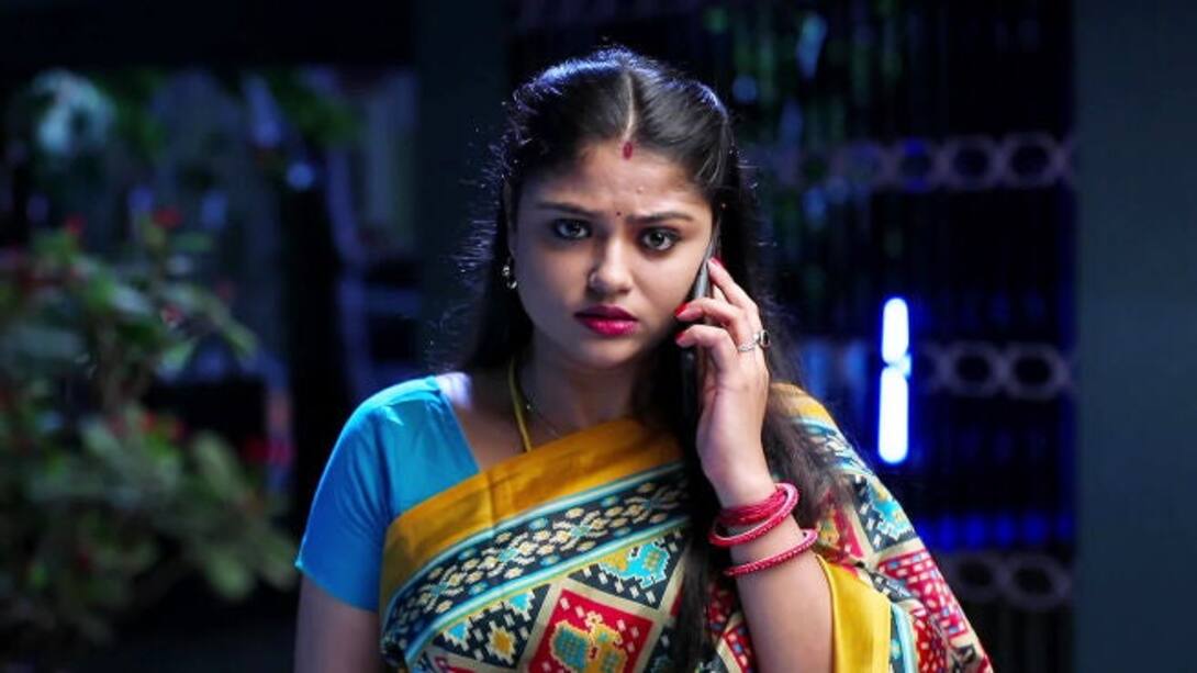 Watch Anandi Gets Shocked Video Online(HD) On JioCinema