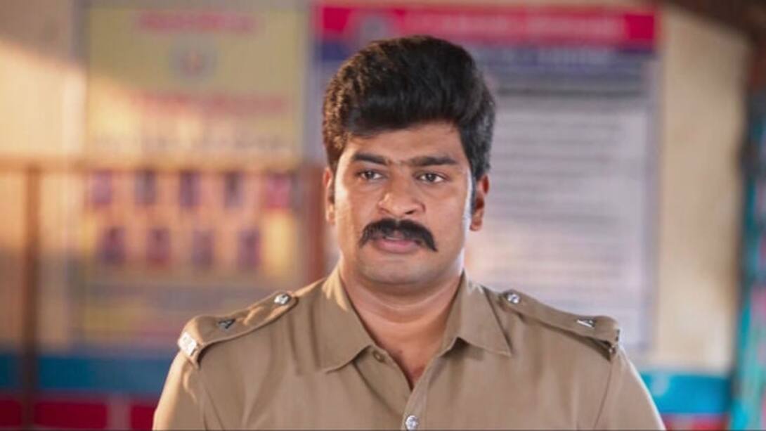 Watch Kumaran Hides In His Room Video Online(HD) On JioCinema