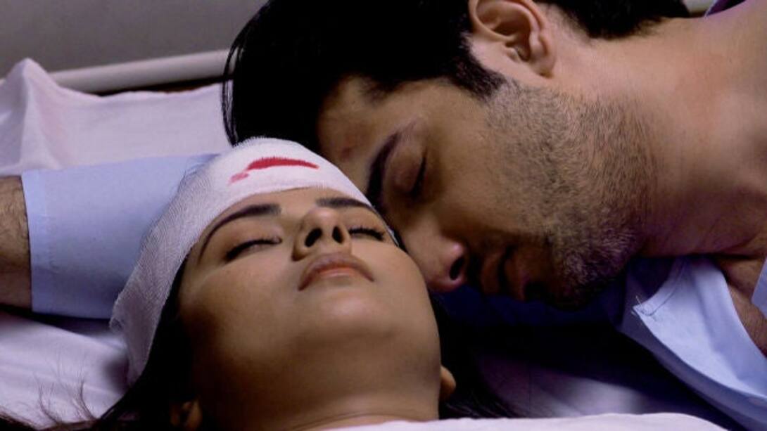 Rishi dies beside Tanuja