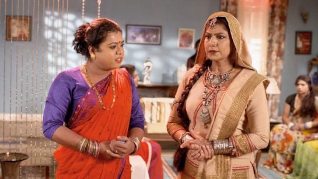 Soumya stops Harman from helping Kareena!