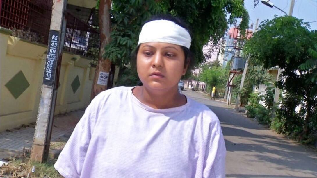 Usha escapes from the hospital