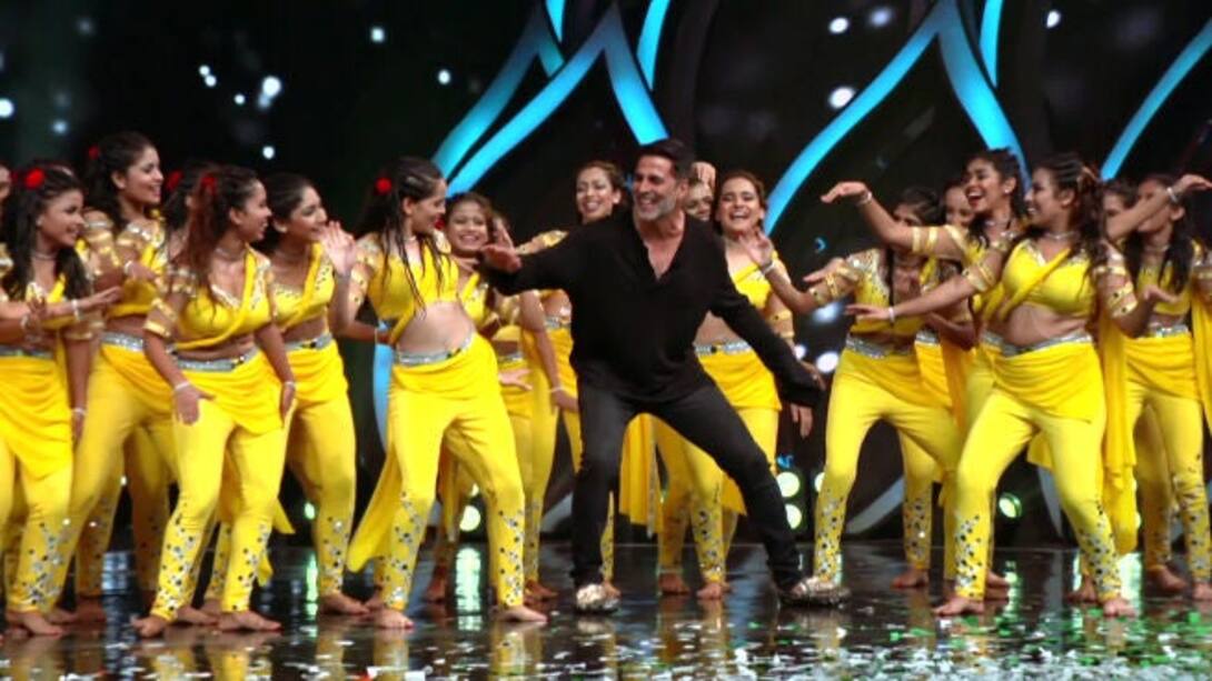 Akshay dances with Yo Highness